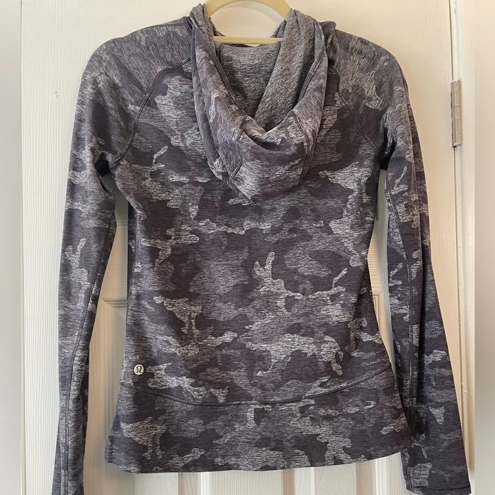 lululemon athletica Gray hooded pullover Size 6